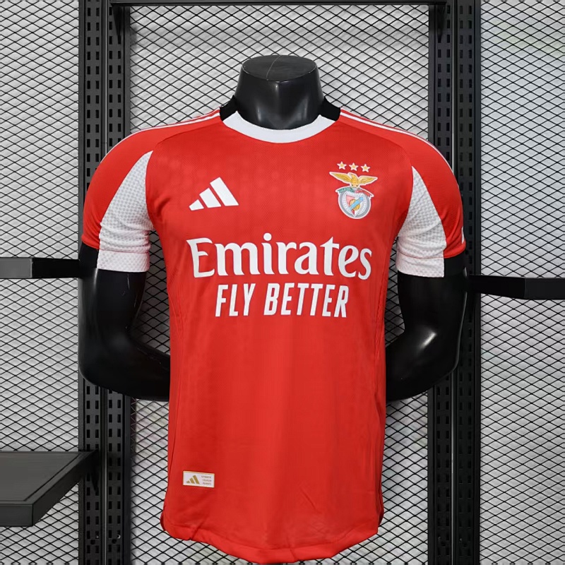 Version Player_Jugadores- Partido en casa del Benfica, 25-26